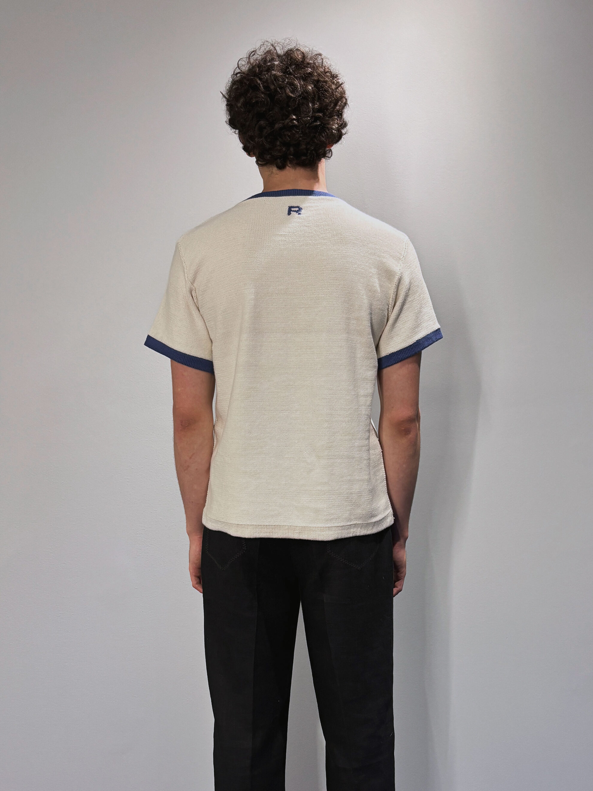 PORTEÑO-DETALLE-ESPALDA-LEJOS