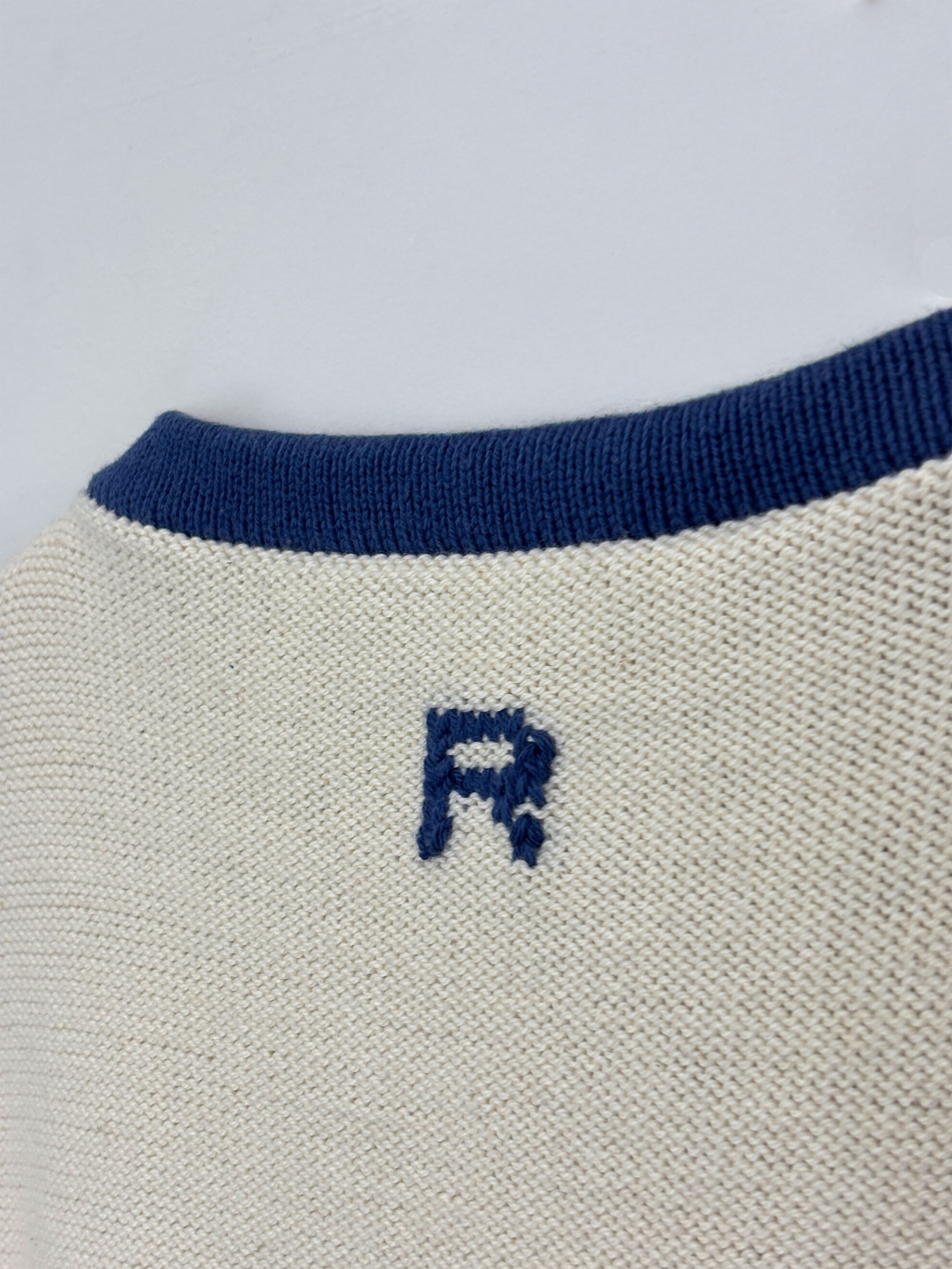 PORTEÑO-DETALLE-ESPALDA-ZOOM